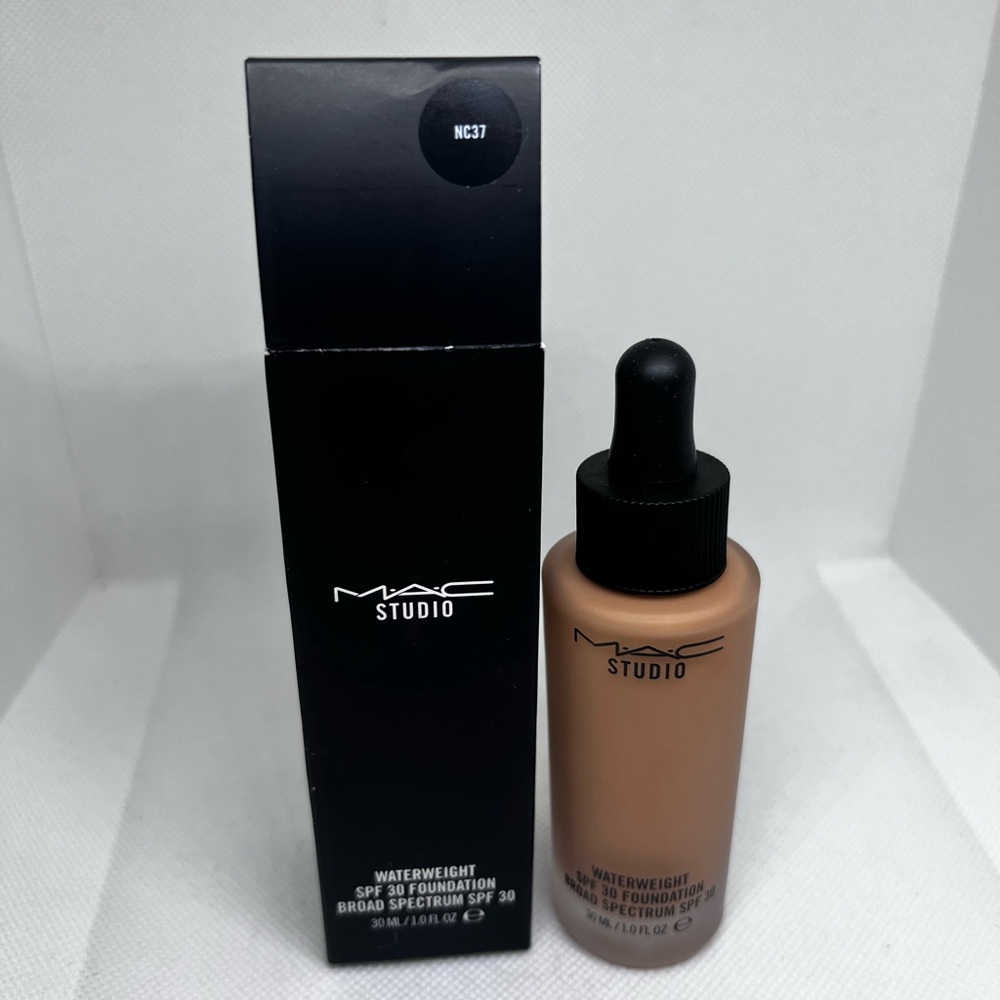 New NC37 Mac Studio Waterweight SPF30 Foundation Sheer Coverage Brand New in Box